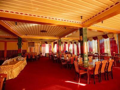 Delma Mount View Hotel Канди Экстерьер фото